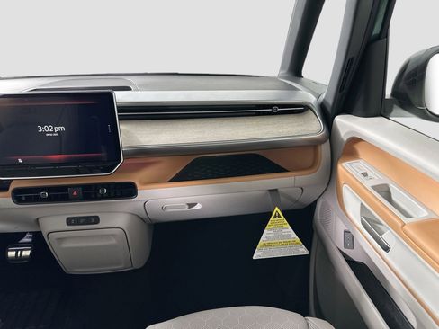 New 2025 Volkswagen ID. Buzz 1st Edition image 29