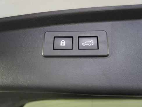 Used 2020 Subaru Outback Touring XT AWD/4WD image 38
