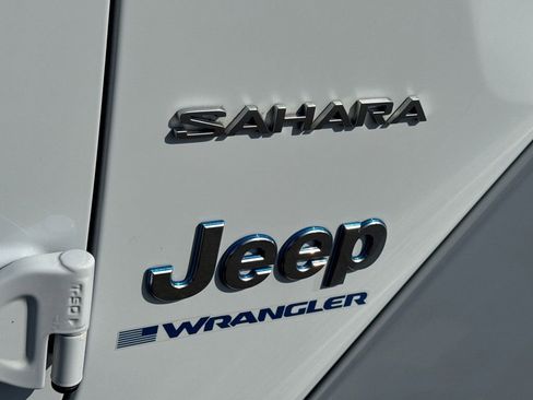 Certified 2023 Jeep Wrangler Unlimited Sahara w/ Cold Weather Group image 8
