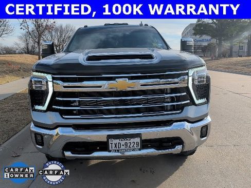 Used 2024 Chevrolet Silverado 3500 LTZ w/ LTZ Convenience Package image 8