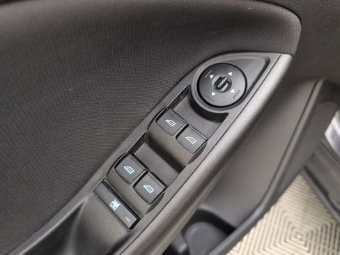 Used 2018 Ford Focus SEL w/ Cold Weather Package FWD image 34