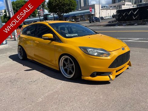 Used 2013 Ford Focus ST FWD image 3