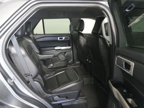 Used 2022 Ford Explorer XLT w/ Equipment Group 202A AWD/4WD image 27