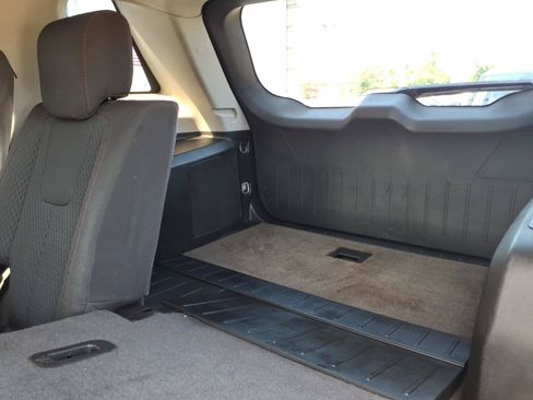 Used 2011 GMC Terrain SLE w/ LPO, Protection Package FWD image 9