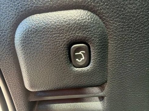 Used 2021 Jeep Grand Cherokee Overland AWD/4WD image 28