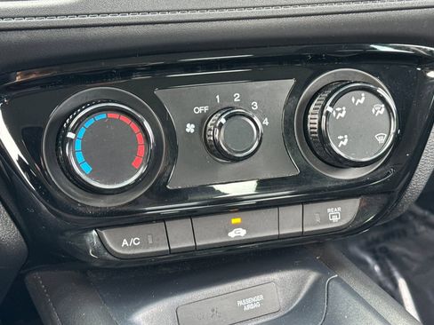 Used 2020 Honda HR-V LX image 17