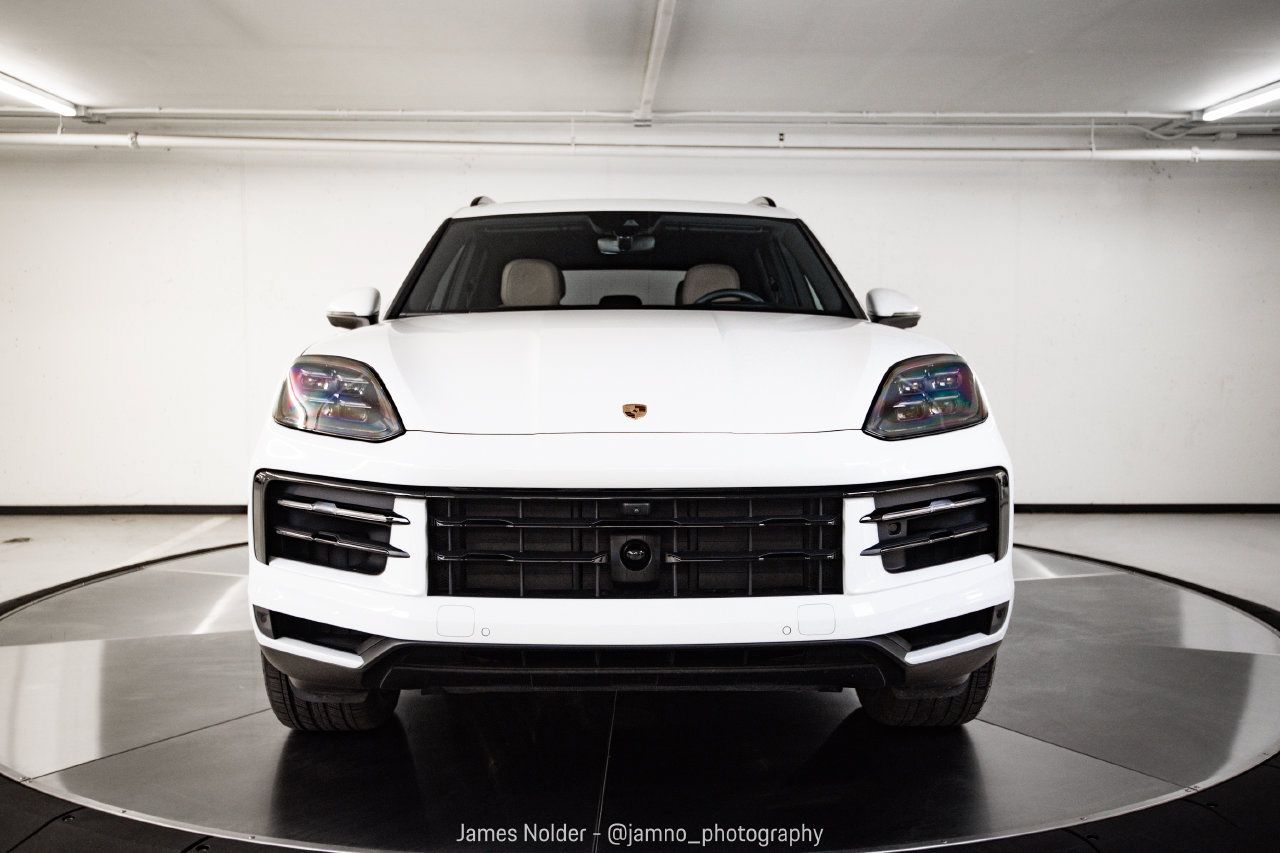 Certified 2026 Porsche Cayenne AWD/4WD image 10