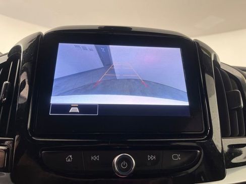 Used 2023 Chevrolet Traverse LT image 32