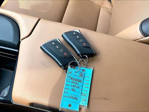 Used 2021 Lexus ES 350 w/ Premium Package FWD image 11