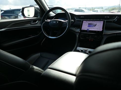 Used 2023 Jeep Grand Cherokee 4WD 4xe image 22