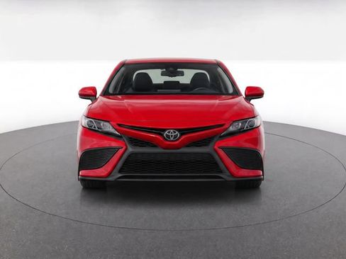 Used 2023 Toyota Camry SE FWD image 5