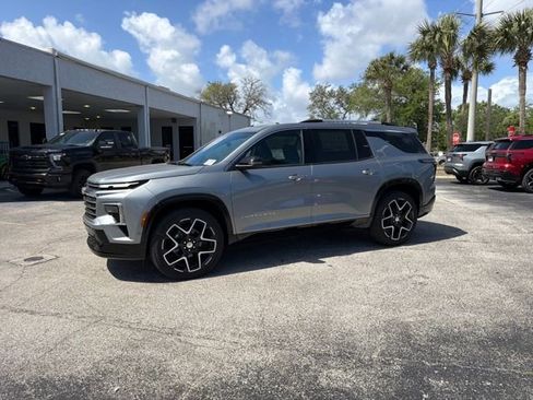 New 2026 Chevrolet Traverse High Country FWD image 3