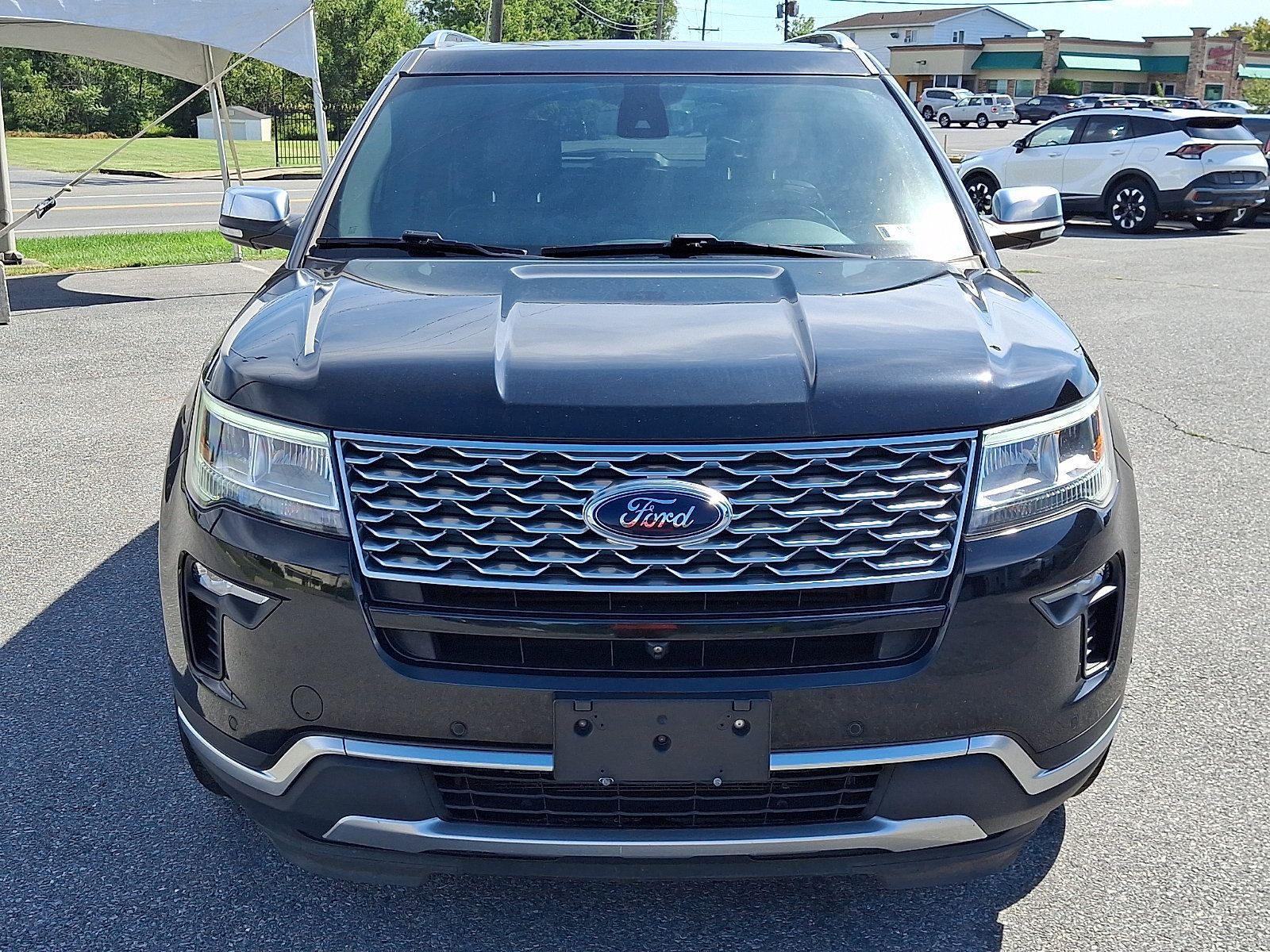 Used 2018 Ford Explorer Platinum AWD/4WD image 2