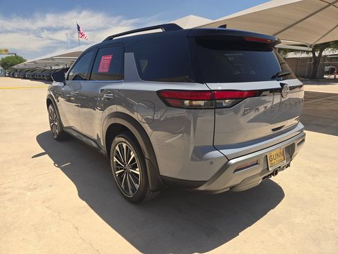 Certified 2026 Nissan Pathfinder Platinum AWD/4WD image 5