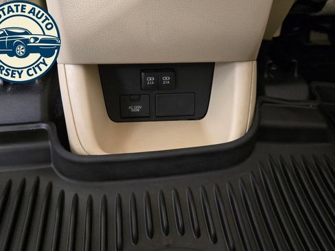 Used 2017 Toyota Highlander Limited w/ Protection Package #3 AWD/4WD image 30