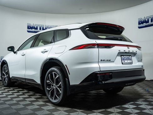 New 2026 Toyota Crown Signia image 4