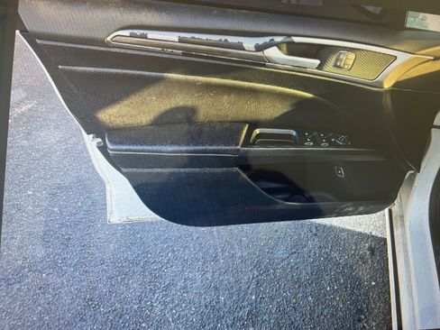 Used 2018 Ford Fusion SE w/ Equipment Group 602A image 10