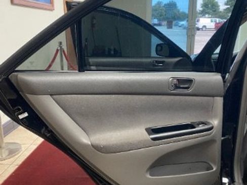 Used 2006 Toyota Camry LE FWD image 5