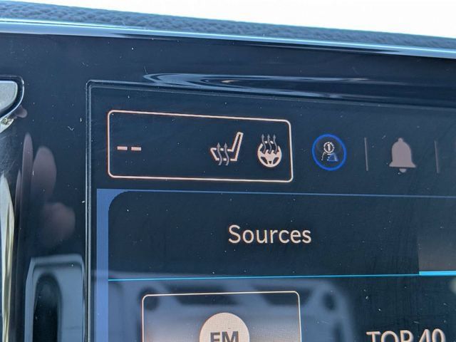 Used 2023 Chrysler Pacifica Touring-L FWD image 25