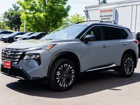 New 2026 Nissan Rogue Platinum AWD/4WD image 3