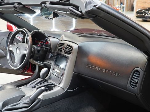 Used 2007 Chevrolet Corvette Coupe w/ Preferred Equipment Group RWD image 48