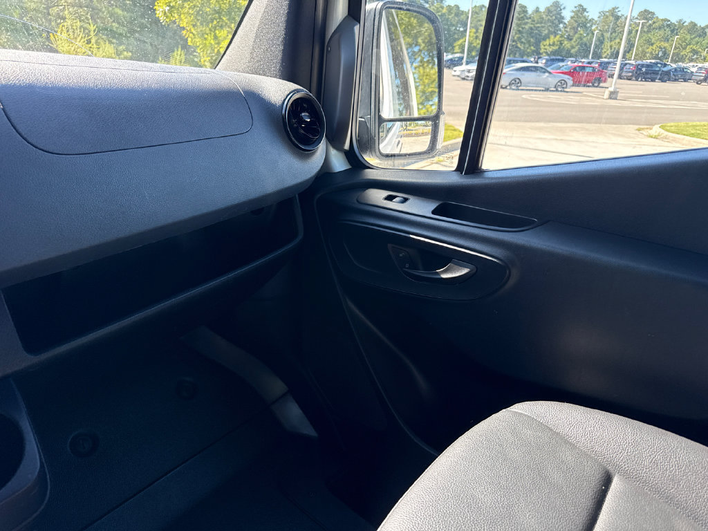 Used 2020 Mercedes-Benz Sprinter 2500 image 17