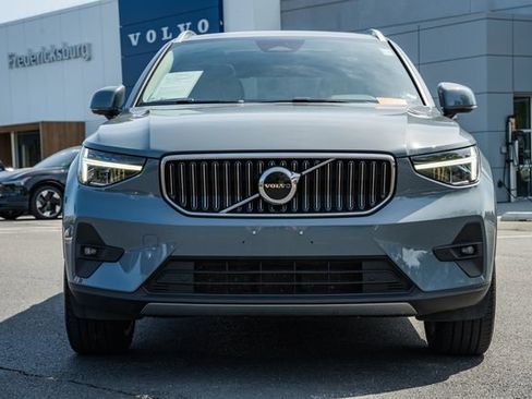 Used 2023 Volvo XC40 B5 Plus w/ Protection Package Premier AWD/4WD image 2