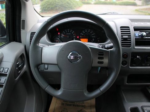 Used 2006 Nissan Frontier SE w/ (P01) Power Pkg image 16