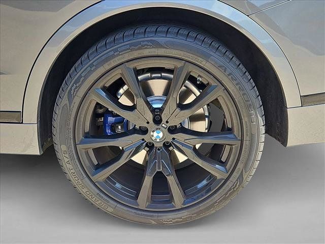Used 2023 BMW X7 xDrive40i w/ M Sport Package AWD/4WD image 26