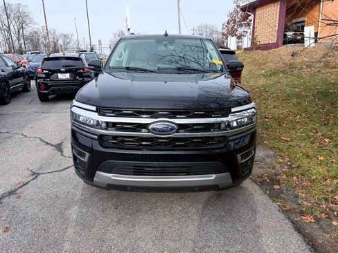 Used 2024 Ford Expedition Limited image 2