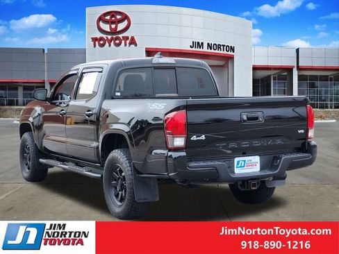 Used 2023 Toyota Tacoma SR image 8