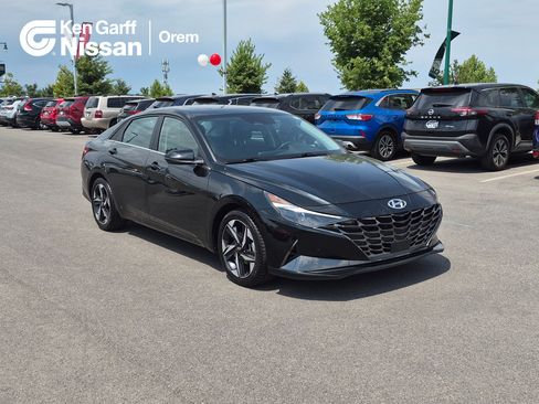 Used 2022 Hyundai Elantra SEL w/ Convenience + Premium Package FWD image 1