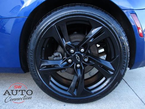 Used 2021 Chevrolet Camaro LT image 8