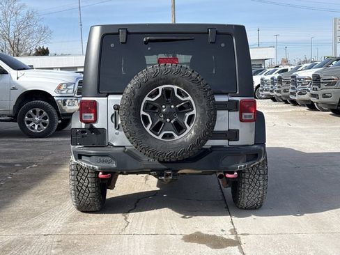Used 2015 Jeep Wrangler Unlimited Rubicon image 2