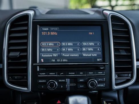 Used 2012 Porsche Cayenne image 16