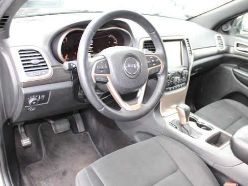 Used 2017 Jeep Grand Cherokee Laredo w/ Quick Order Package 23E image 13