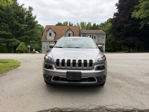 Used 2016 Jeep Cherokee Limited w/ Luxury Group AWD/4WD image 2