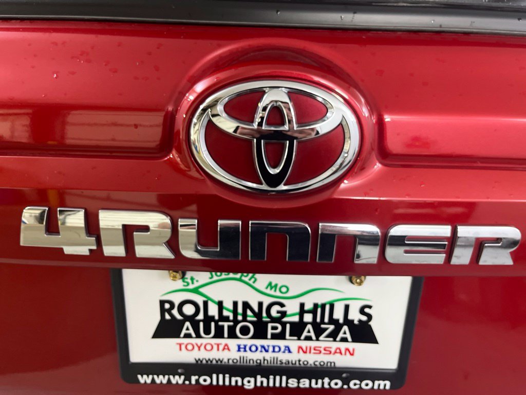 Used 2022 Toyota 4Runner SR5 AWD/4WD image 41