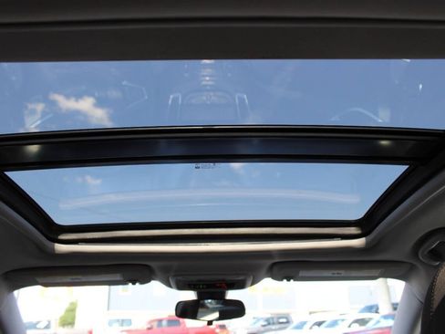 Used 2021 Chevrolet Malibu LT image 19