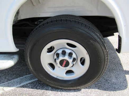 Used 2025 GMC Savana 2500 w/ Driver Convenience Package RWD image 9