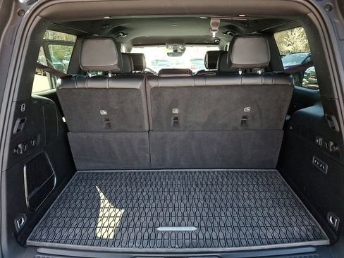 Used 2024 Jeep Wagoneer Series III image 29