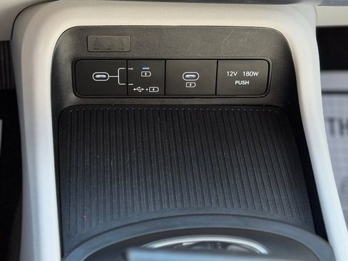 Used 2025 Hyundai Kona SEL AWD/4WD image 16