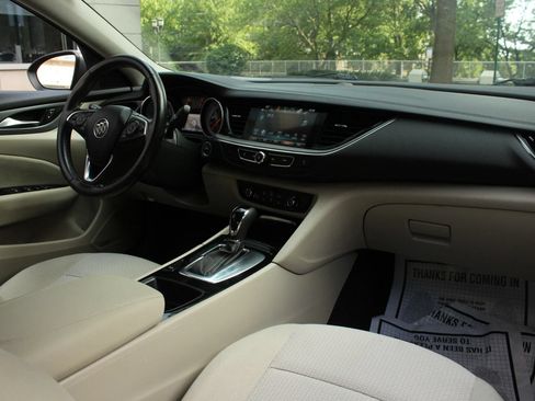 Used 2018 Buick Regal Preferred w/ Sights and Sounds Package FWD image 25