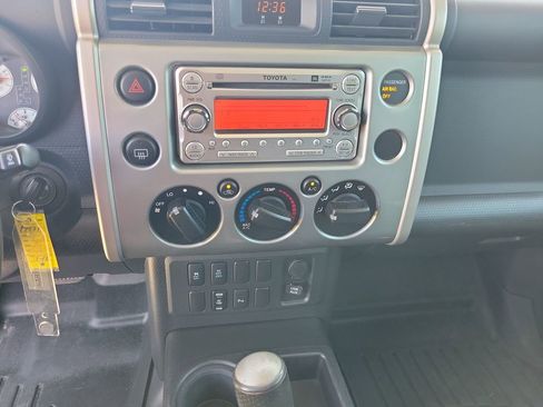 Used 2012 Toyota FJ Cruiser 2WD w/ Upgrade Pkg image 26