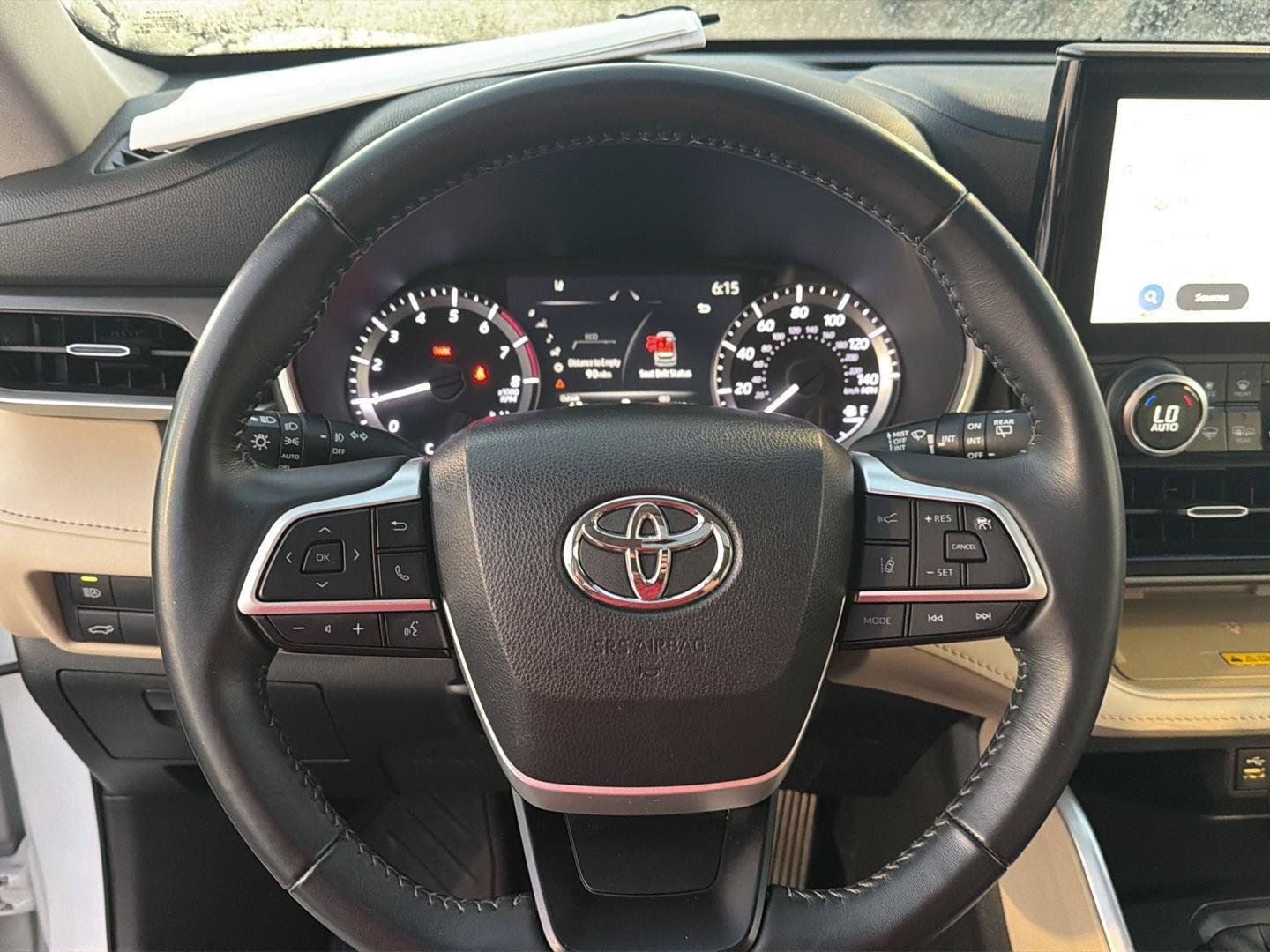 Used 2023 Toyota Highlander XLE FWD image 20