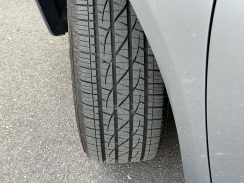 Used 2019 Chrysler Pacifica Touring-L FWD image 32