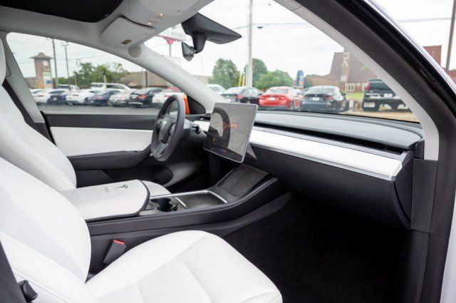 Used 2022 Tesla Model Y Performance AWD/4WD image 33