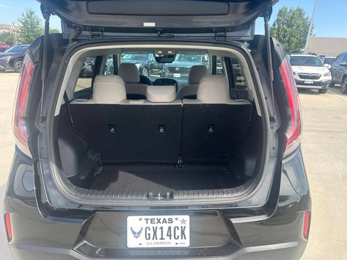 Used 2024 Kia Soul LX w/ Option Group 015 FWD image 14