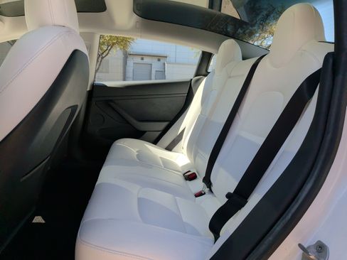 Used 2021 Tesla Model 3 Standard Range Plus image 31