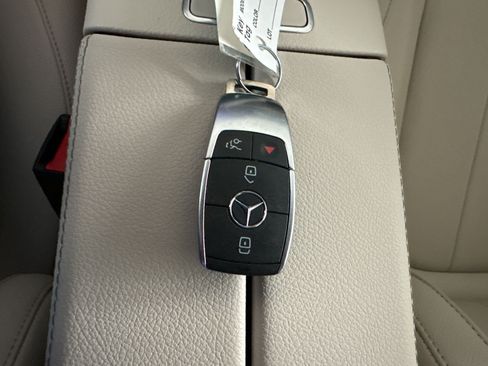 Certified 2024 Mercedes-Benz EQB 300 4MATIC image 33